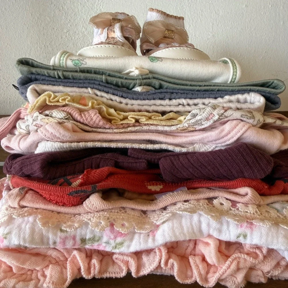 Lot of 15+ Baby Girl Clothing 0-3 Months Bundle Bodysuits Outfits Shoes Mixed 01